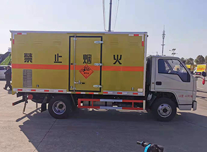修水爆破器材运输车